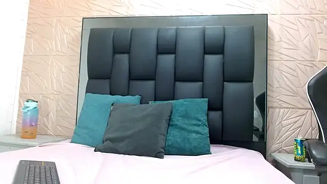 Tinita  online show from 11.24.25