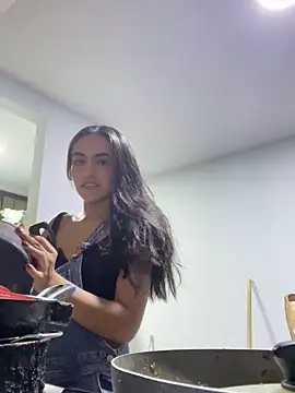 Snapshot of Leslie_Bussh_ chatting on 02.18.26 Leslie Bussh online show from 02.18.26