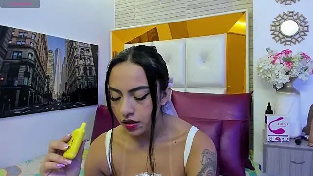 Leslie Bussh  online show from 04.15.26