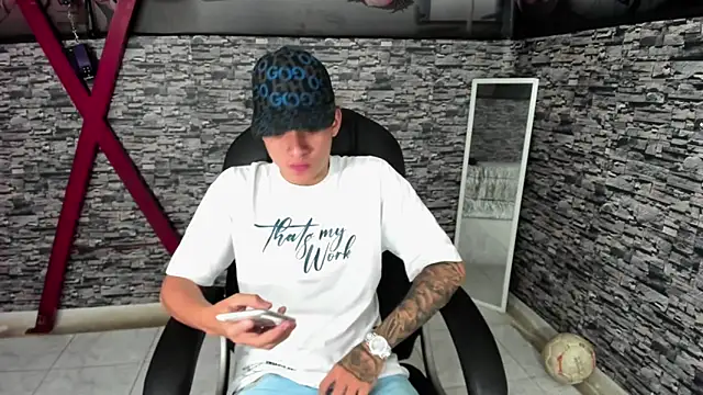 weesley boy online show from 10.11.25