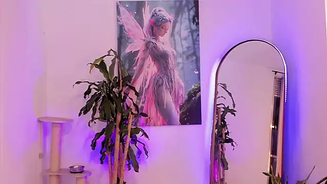 Susi and aquaria online show from 10.16.25