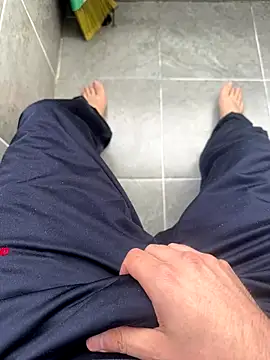 LAZ3R1 online show from 11.02.25