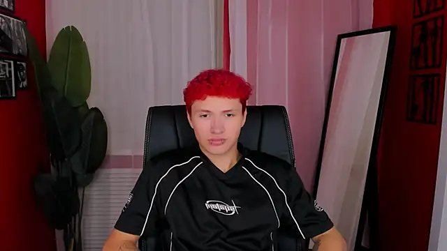 Snapshot of JonnyDarka chatting on 11.14.25 JonnyDarka online show from 11.14.25