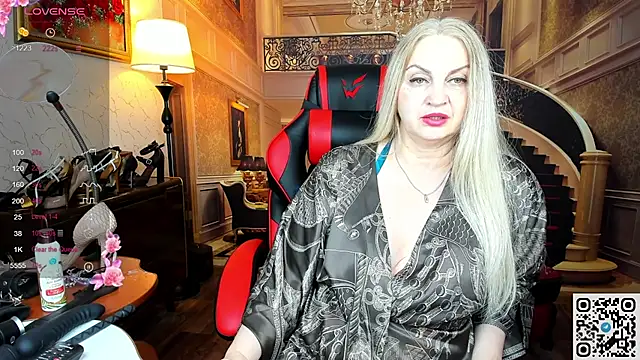 Nina Devillle online show from 05.21.26