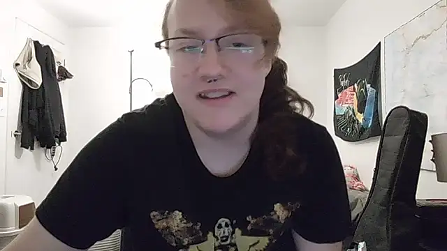 Snapshot of tbutchrat chatting on 10.11.25 tbutchrat online show from 10.11.25