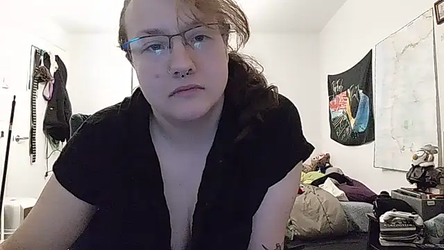 Snapshot of tbutchrat chatting on 10.19.25 tbutchrat online show from 10.19.25