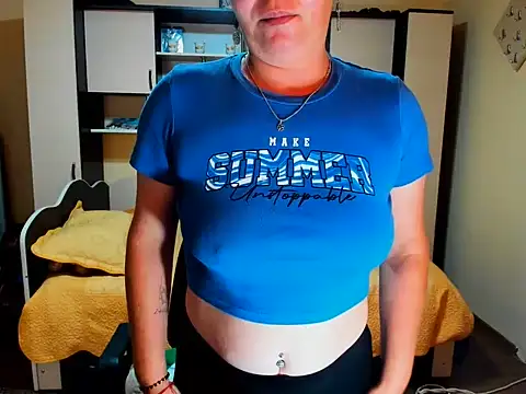 Snapshot of Soffy_Skye chatting on 06.20.26 Soffy Skye online show from 06.20.26