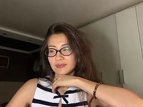 Snapshot of Kivoora chatting on 07.23.26 Kivoora online show from 07.23.26