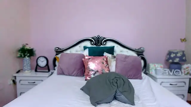 Missy Skye online show from 11.11.25