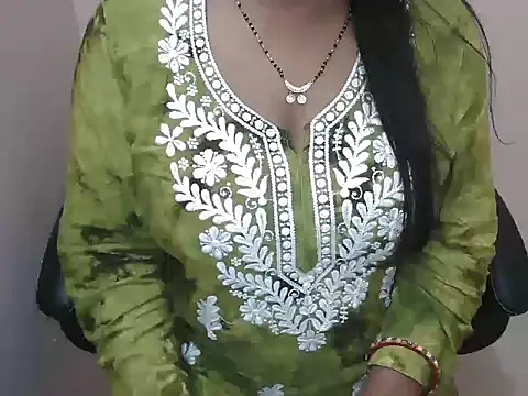 Snapshot of bold_naina chatting on 10.19.25 bold naina online show from 10.19.25