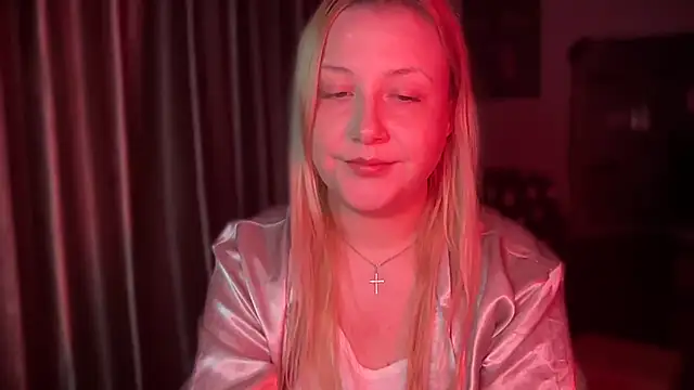 Snapshot of BikiHellena chatting on 11.25.25 BikiHellena online show from 11.25.25