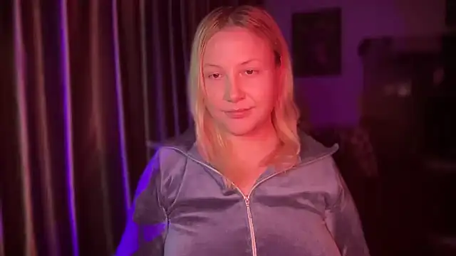 BikiHellena online show from 02.02.26