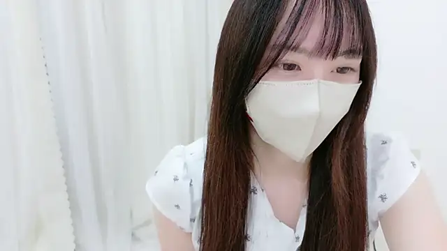  Mia land  online show from 10.03.25