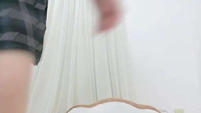  Mia land  online show from 10.17.25