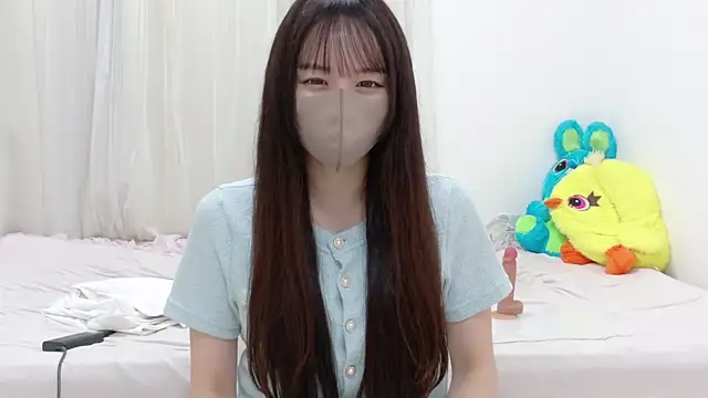  Mia land  online show from 04.10.26