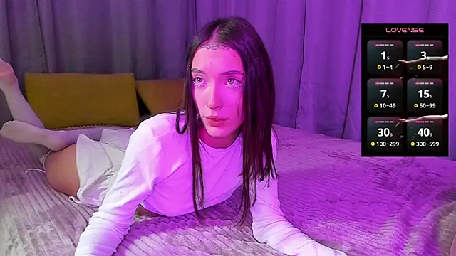 EMiaLure online show from 10.19.25