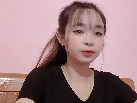 Snapshot of Suna7383 chatting on 10.31.25 Suna7383 online show from 10.31.25