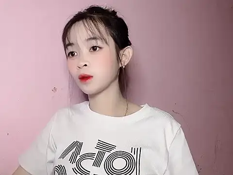 Snapshot of Suna7383 chatting on 11.04.25 Suna7383 online show from 11.04.25