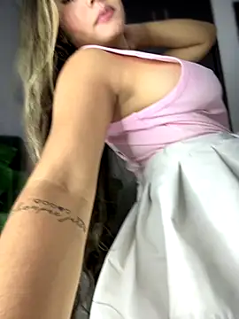 Snapshot of MayaMoanXXX chatting on 09.24.25 MayaMoanXXX online show from 09.24.25