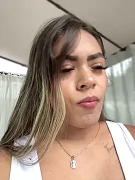 Snapshot of MayaMoanXXX chatting on 10.22.25 MayaMoanXXX online show from 10.22.25