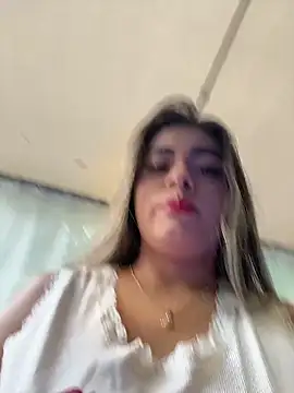 Snapshot of MayaMoanXXX chatting on 11.01.25 MayaMoanXXX online show from 11.01.25