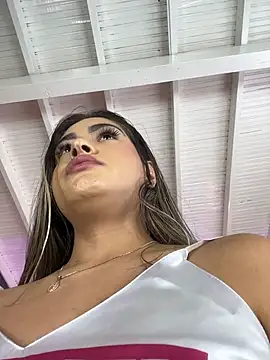 Snapshot of MayaMoanXXX chatting on 11.06.25 MayaMoanXXX online show from 11.06.25