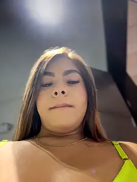 Snapshot of MayaMoanXXX chatting on 11.24.25 MayaMoanXXX online show from 11.24.25