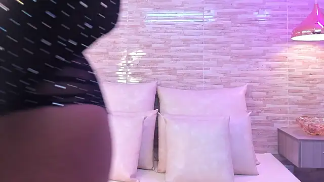 Snapshot of AliceVegga chatting on 10.26.25 AliceVegga online show from 10.26.25