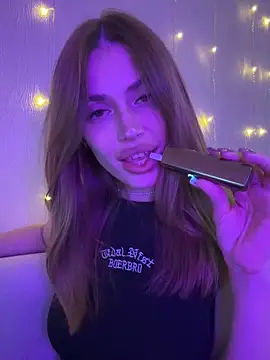 Elizabeth Tay online show from 10.27.25