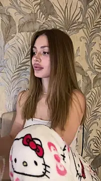 Snapshot of Elizabeth_Tay chatting on 12.22.25 Elizabeth Tay online show from 12.22.25