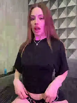 Elizabeth Tay online show from 04.13.26