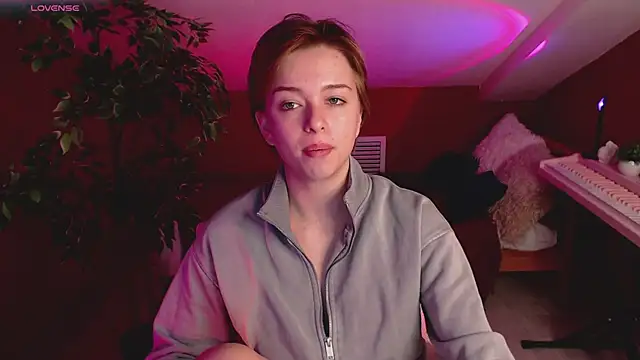 HypeQueen online show from 10.12.25