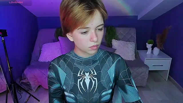 HypeQueen online show from 10.15.25