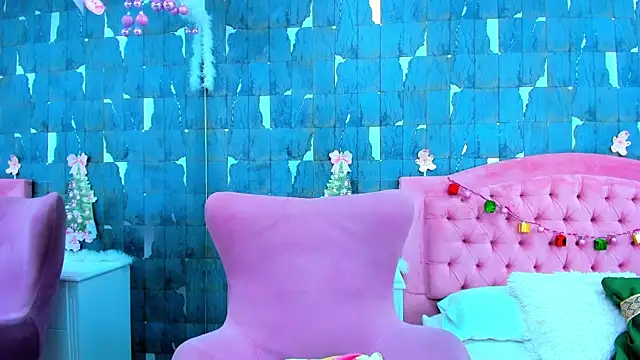 EvelynBun online show from 12.18.25