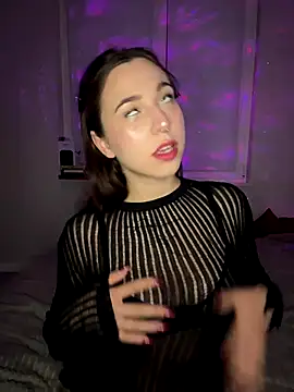 Amelia Peach online show from 11.16.25