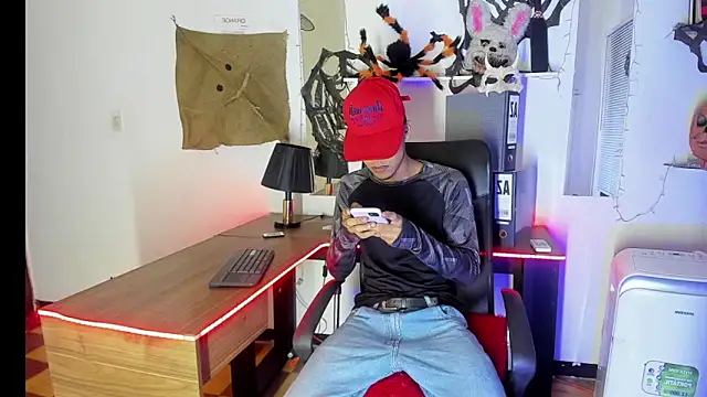 xxKamadevaxx online show from 10.31.25