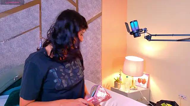 Bellaa Cherry online show from 10.09.25