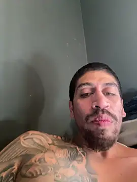 Snapshot of busnfatnutsLildee chatting on 11.17.25 busnfatnutsLildee online show from 11.17.25