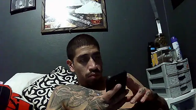 Snapshot of busnfatnutsLildee chatting on 12.19.25 busnfatnutsLildee online show from 12.19.25