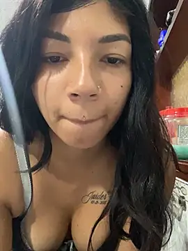 Snapshot of Lesly777_ chatting on 10.25.25 Lesly777  online show from 10.25.25