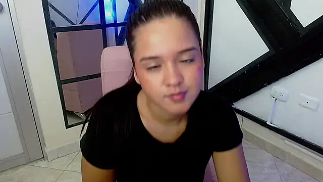 Snapshot of sarai_mv1 chatting on 09.16.25 sarai mv1 online show from 09.16.25