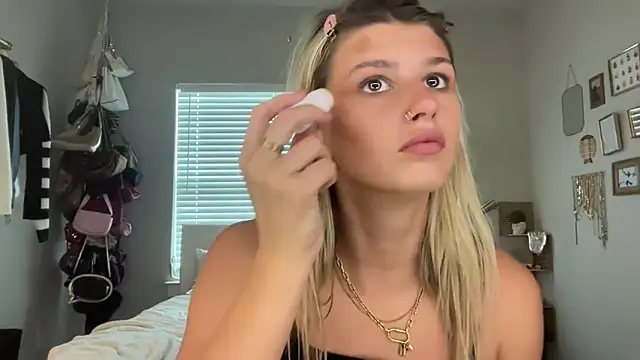 AnnGrayson online show from 09.25.25