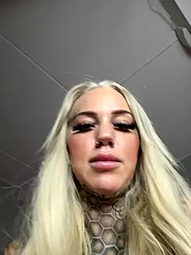 Snapshot of paulinaalatalo chatting on 09.16.25 paulinaalatalo online show from 09.16.25