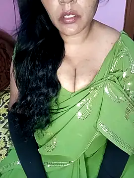 Snapshot of KannadaTamilTeluguBeauty chatting on 11.15.25 KannadaTamilTeluguBeauty online show from 11.15.25