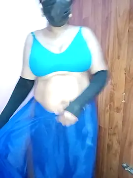 Snapshot of KannadaTamilTeluguBeauty chatting on 11.18.25 KannadaTamilTeluguBeauty online show from 11.18.25