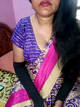Snapshot of KannadaTamilTeluguBeauty chatting on 11.21.25 KannadaTamilTeluguBeauty online show from 11.21.25