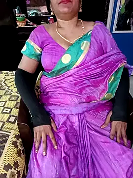 Snapshot of KannadaTamilTeluguBeauty chatting on 11.25.25 KannadaTamilTeluguBeauty online show from 11.25.25