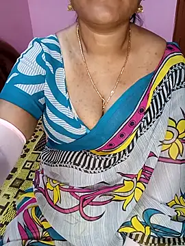 Snapshot of KannadaTamilTeluguBeauty chatting on 12.01.25 KannadaTamilTeluguBeauty online show from 12.01.25