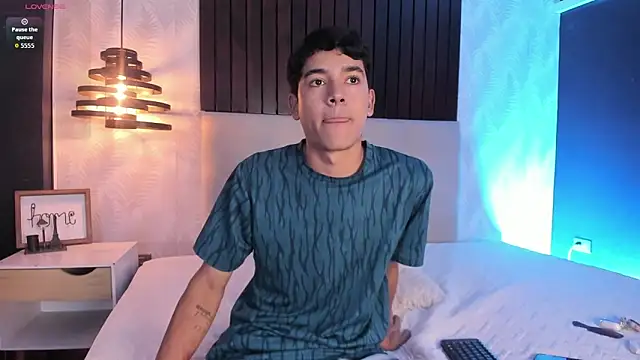 SandroVeyra online show from 10.26.25