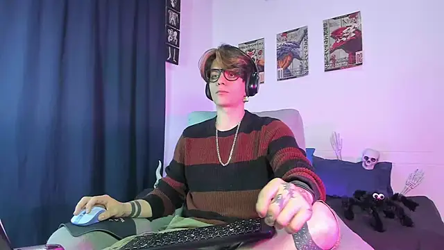 Snapshot of Jerry_Cole chatting on 10.23.25 Jerry Cole online show from 10.23.25